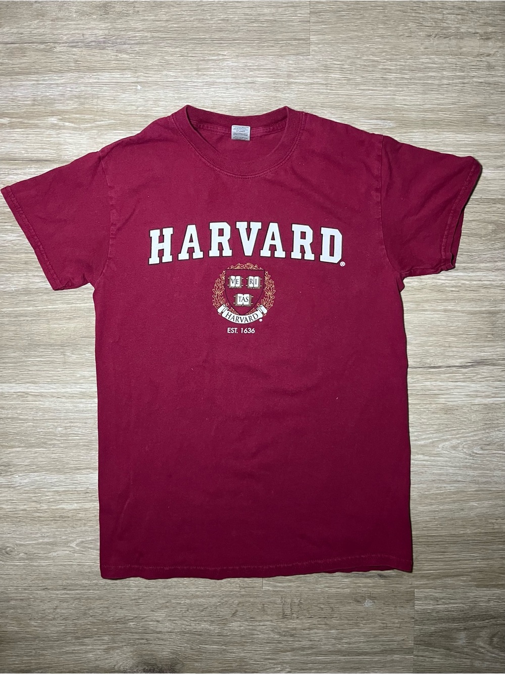 Official Harvard University Crimson Crest T-Shirt Gildan College Tee
